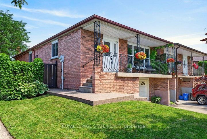 Photo 11 at 102 Birchlawn Drive, Stoney Creek, Hamilton