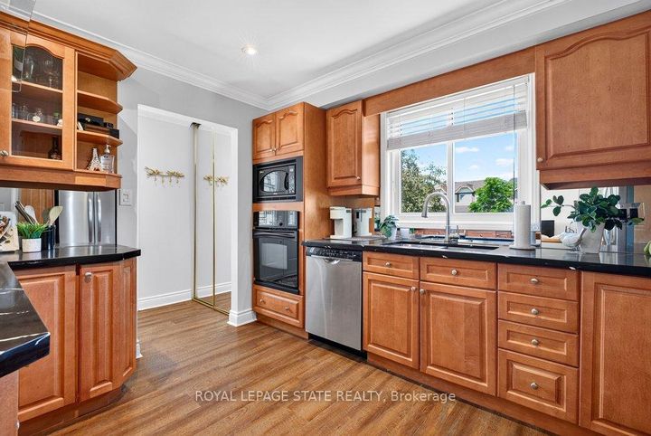 Photo 21 at 102 Birchlawn Drive, Stoney Creek, Hamilton