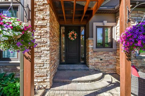 Photo 1 at 140 Wildwood Trail, Ardagh, Barrie