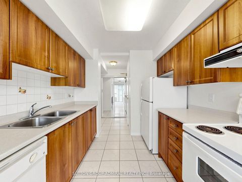 Photo 13 at 704 - 1 Emerald Lane, Yorkhill, Vaughan