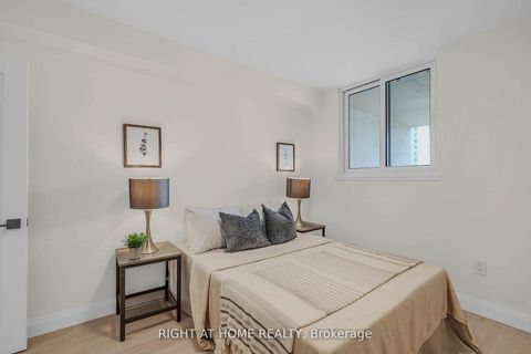 Photo 15 at 609 - 812 Burnhamthorpe Road, Markland Wood, Toronto
