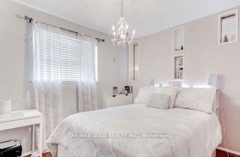 Photo 15 at 6 Monaco Court, Black Creek, Toronto