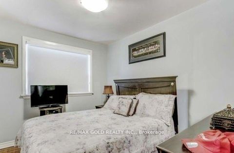 Photo 16 at 6 Monaco Court, Black Creek, Toronto