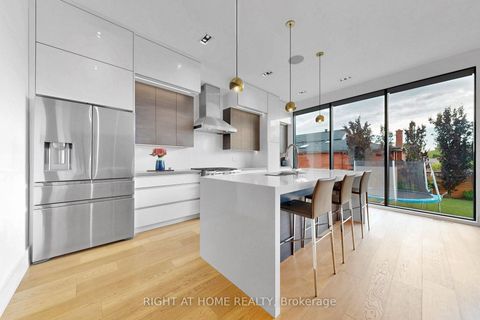 Photo 11 at 2931 Lansdowne Avenue, Glen Park, Toronto