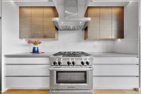 Photo 12 at 2931 Lansdowne Avenue, Glen Park, Toronto
