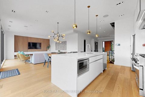 Photo 14 at 2931 Lansdowne Avenue, Glen Park, Toronto