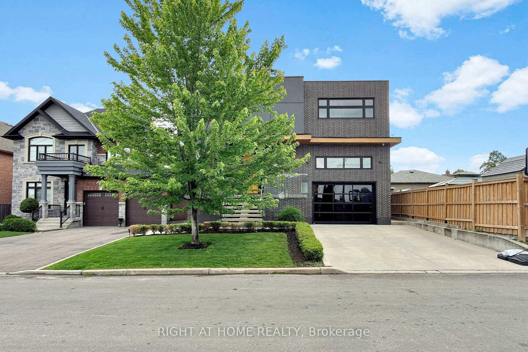 2931 Lansdowne Avenue, Glen Park, Toronto 
