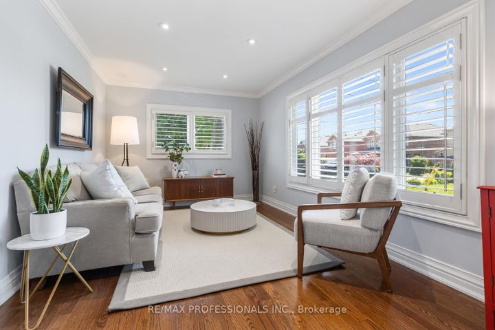 Photo 2 at 869 First Street, Lakeview, Mississauga