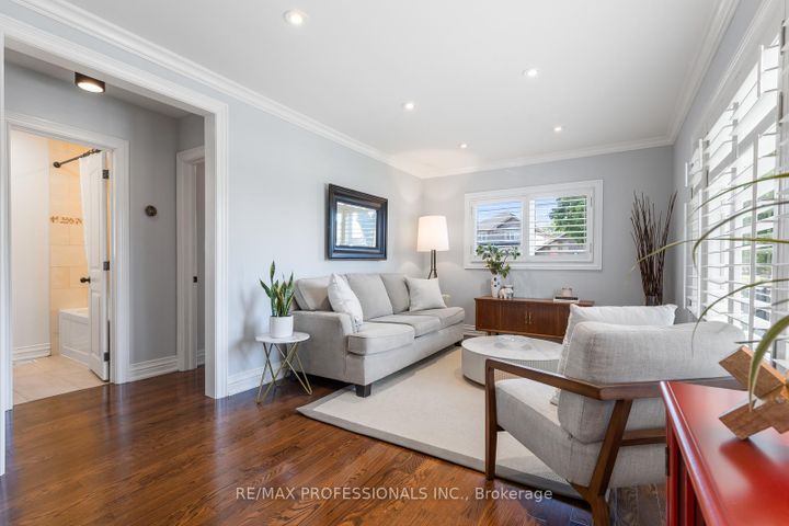 Photo 3 at 869 First Street, Lakeview, Mississauga