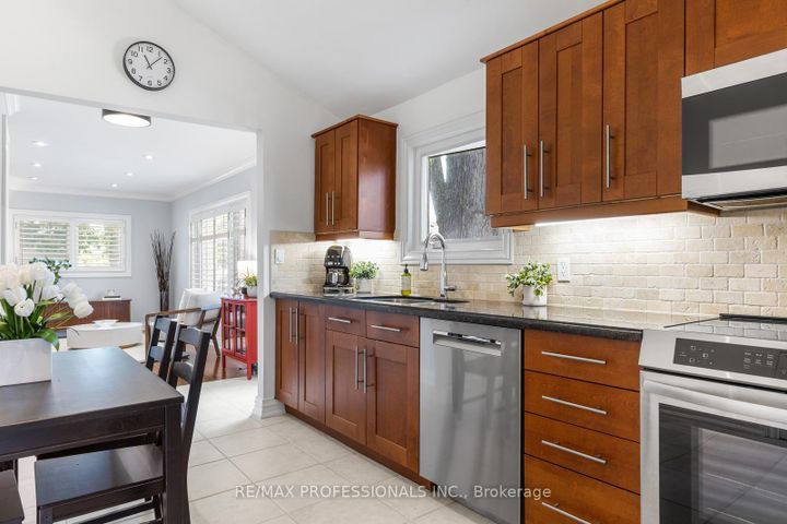 Photo 8 at 869 First Street, Lakeview, Mississauga