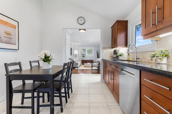 Photo 9 at 869 First Street, Lakeview, Mississauga