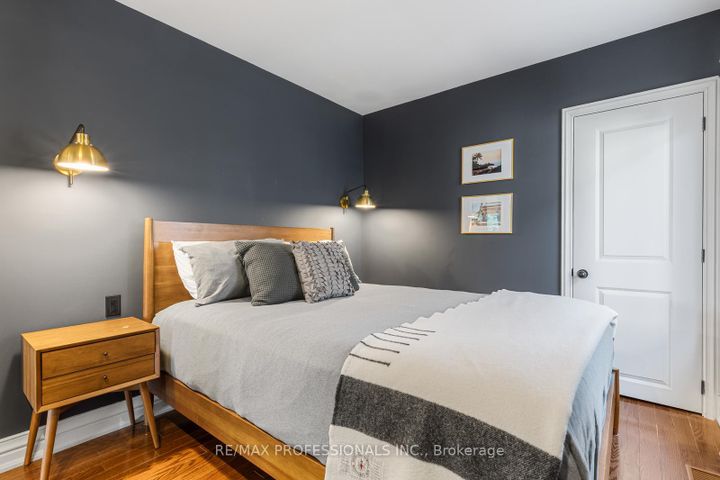 Photo 12 at 869 First Street, Lakeview, Mississauga