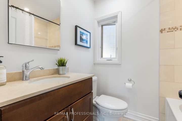 Photo 13 at 869 First Street, Lakeview, Mississauga