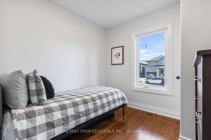 Photo 14 at 869 First Street, Lakeview, Mississauga
