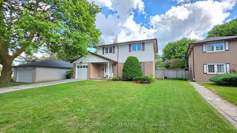 Photo 2 at 19 Portico Drive, Woburn, Toronto
