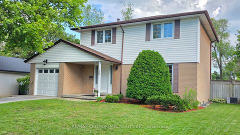 Photo 3 at 19 Portico Drive, Woburn, Toronto