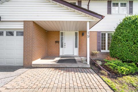 Photo 5 at 19 Portico Drive, Woburn, Toronto