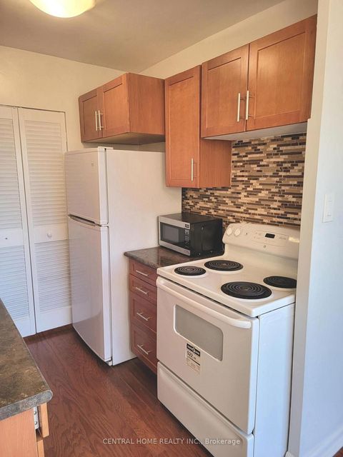 Photo 4 at 504 - 921 Midland Avenue, Eglinton East, Toronto