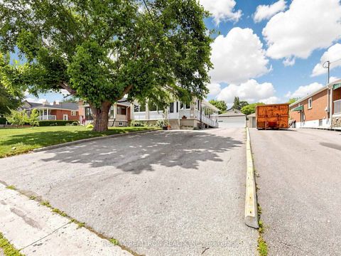 Photo 1 at 9 Clevedon Street E, CFB, Toronto
