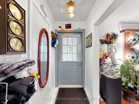Photo 6 at 9 Clevedon Street E, CFB, Toronto