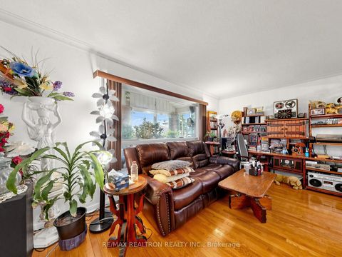 Photo 8 at 9 Clevedon Street E, CFB, Toronto