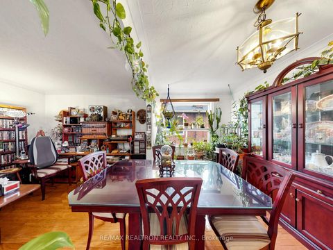 Photo 11 at 9 Clevedon Street E, CFB, Toronto