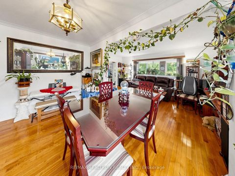 Photo 12 at 9 Clevedon Street E, CFB, Toronto