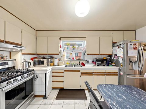 Photo 14 at 9 Clevedon Street E, CFB, Toronto