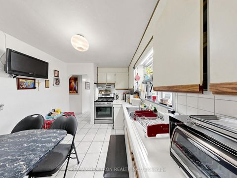 Photo 15 at 9 Clevedon Street E, CFB, Toronto