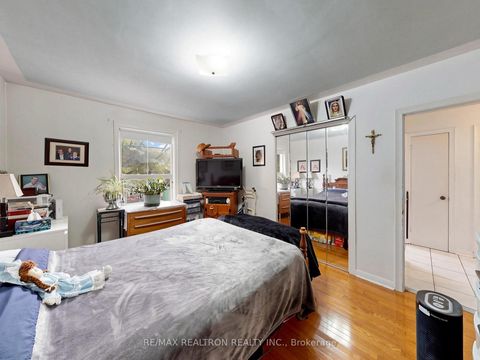 Photo 19 at 9 Clevedon Street E, CFB, Toronto