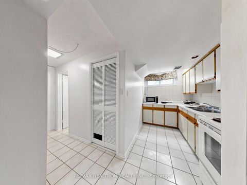 Photo 27 at 9 Clevedon Street E, CFB, Toronto
