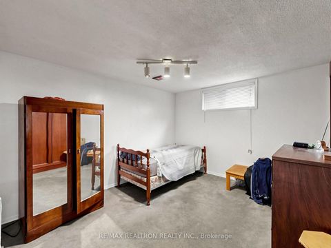 Photo 31 at 9 Clevedon Street E, CFB, Toronto