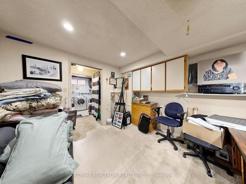 Photo 34 at 9 Clevedon Street E, CFB, Toronto
