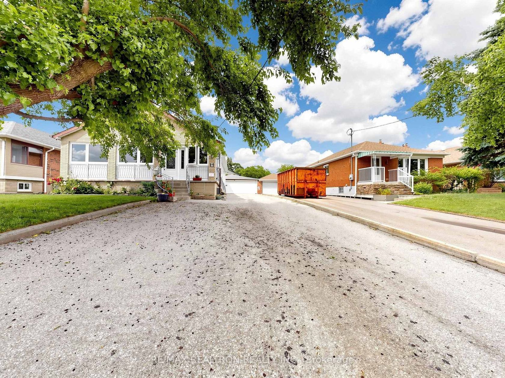 9 Clevedon Street E, CFB, Toronto 