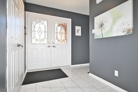 Photo 2 at 98 CARDINAL Street, Cundles East, Barrie