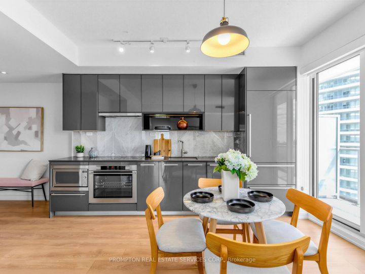 Photo 5 at 1710 - 115 McMahon Drive, Bayview Village, Toronto