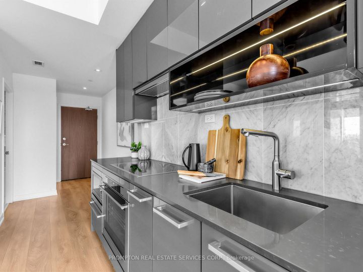 Photo 7 at 1710 - 115 McMahon Drive, Bayview Village, Toronto
