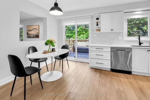Photo 7 at 253 Charlton Avenue, Brownridge, Vaughan