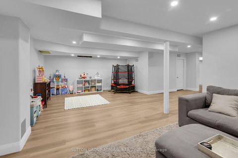 Photo 24 at 253 Charlton Avenue, Brownridge, Vaughan