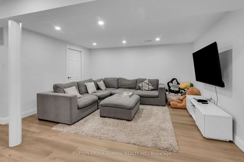 Photo 25 at 253 Charlton Avenue, Brownridge, Vaughan