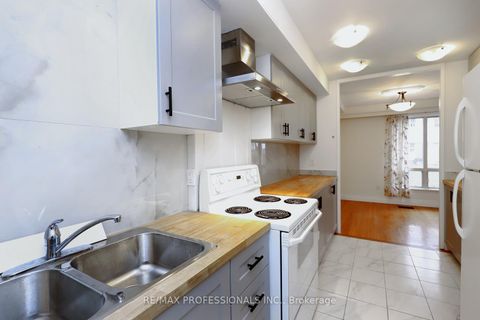 Photo 7 at 20 - 160 Carsbrooke Road, Etobicoke West Mall, Toronto