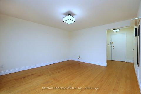 Photo 8 at 20 - 160 Carsbrooke Road, Etobicoke West Mall, Toronto