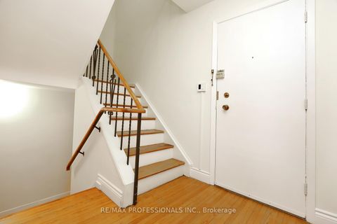 Photo 9 at 20 - 160 Carsbrooke Road, Etobicoke West Mall, Toronto