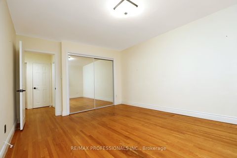 Photo 13 at 20 - 160 Carsbrooke Road, Etobicoke West Mall, Toronto