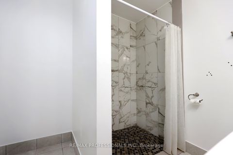 Photo 19 at 20 - 160 Carsbrooke Road, Etobicoke West Mall, Toronto