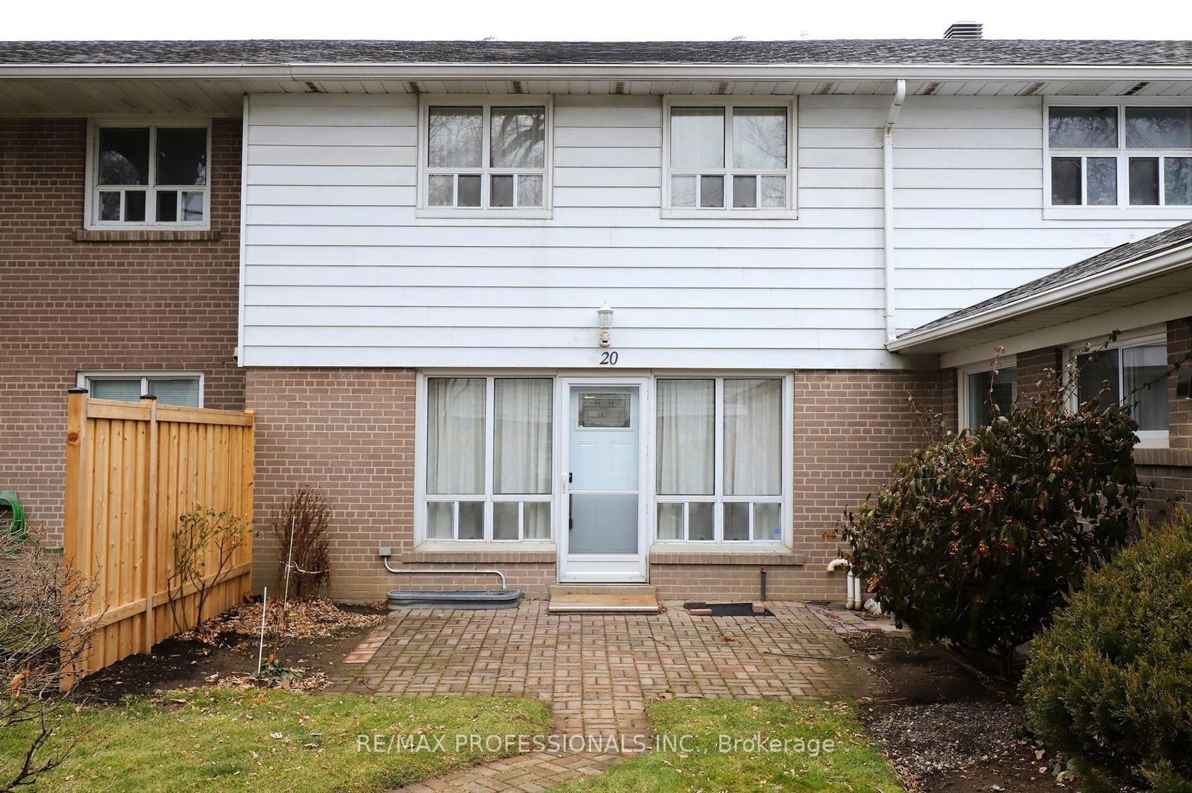 20 - 160 Carsbrooke Road, Etobicoke West Mall, Toronto 