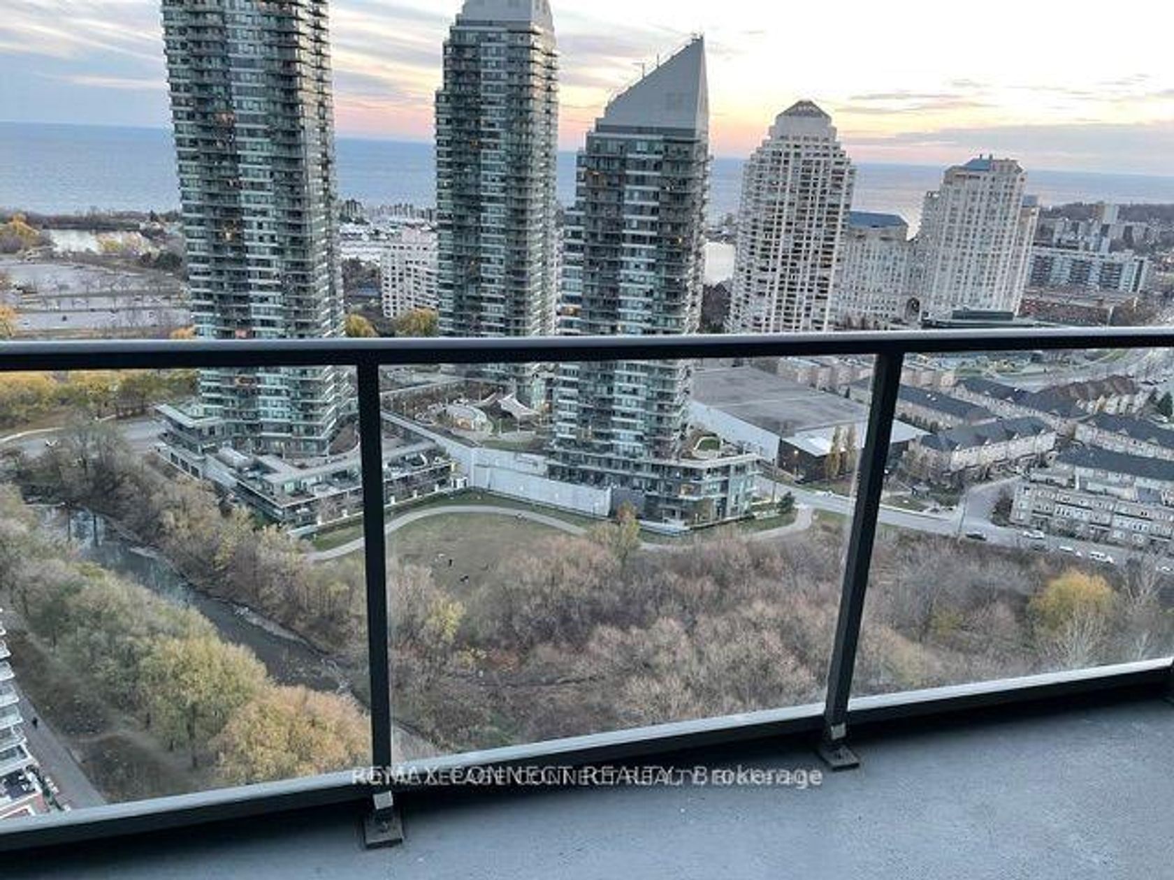 2501 - 36 Park Lawn Road, Mimico, Toronto photo number 2