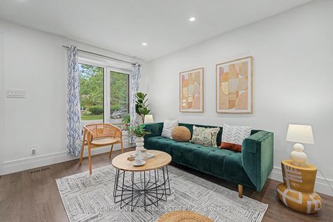 Photo 6 at 61 Mulgrove Drive, Etobicoke West Mall, Toronto