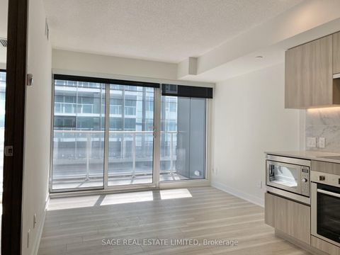 Photo 6 at 801 - 17 Bathurst Street, Waterfront Communities C1, Toronto