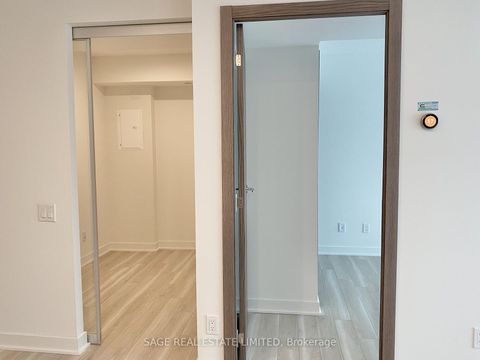 Photo 10 at 801 - 17 Bathurst Street, Waterfront Communities C1, Toronto